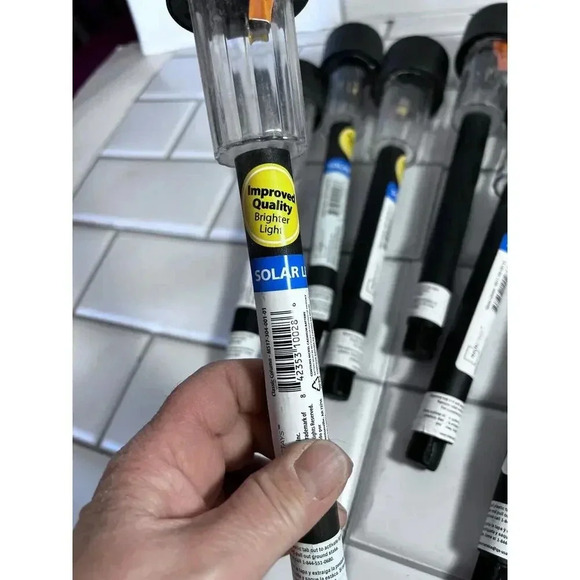 Mainstays LED Solar Outdoor & Garden Led pathway Lights, Black Finish 8 Lights - Picture 4 of 7